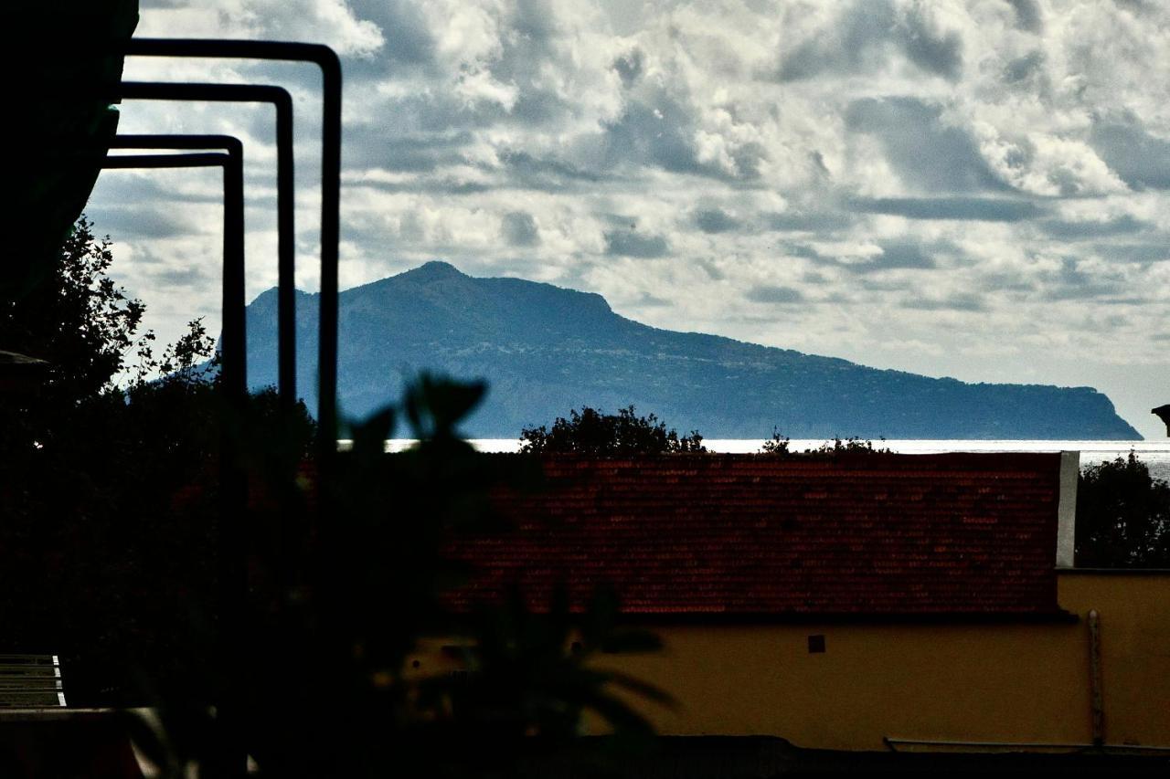2 Camere Con Pianoforte Napoli Bagian luar foto